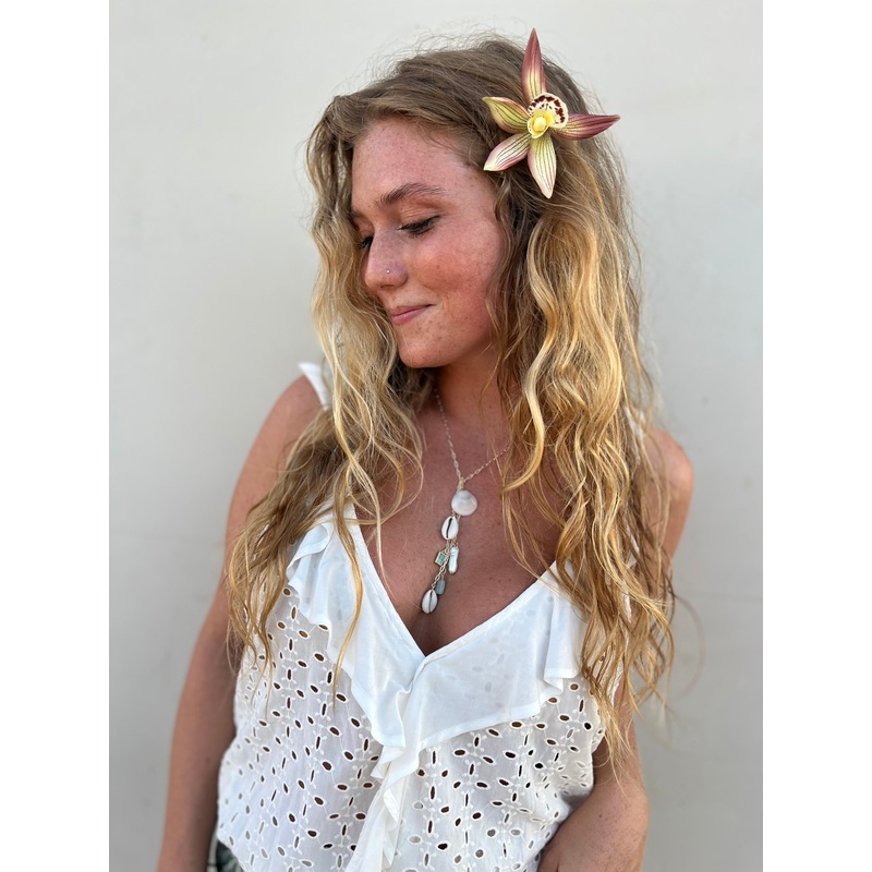 Flower moment hair clip