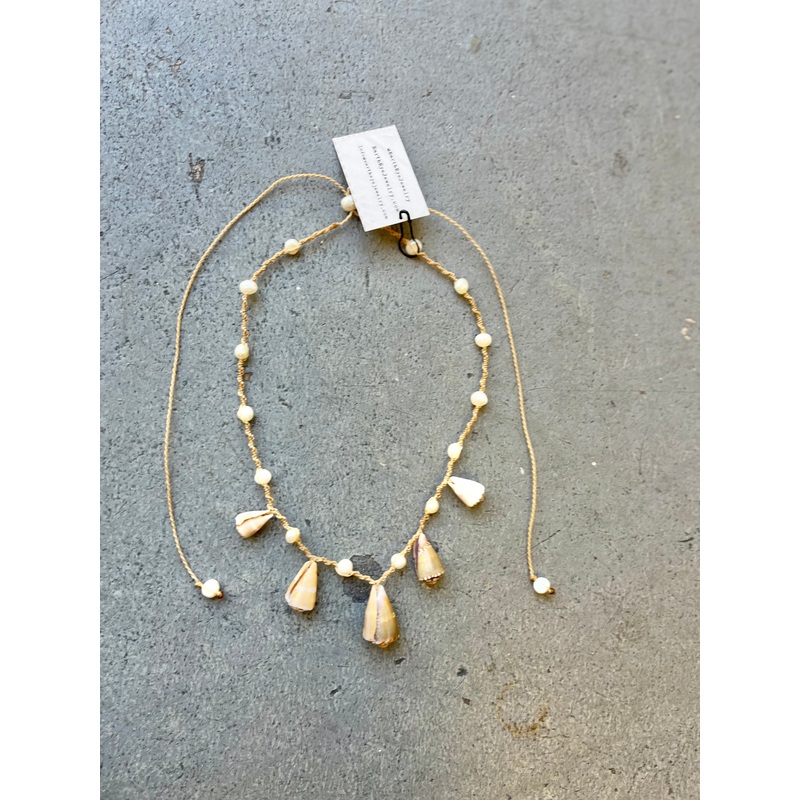 Earth eye cone shells and pearls necklace