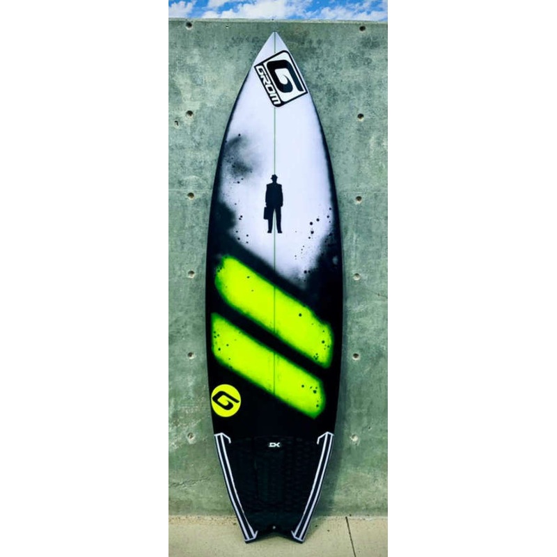 Falcon v2 | rattle can abstract yellow/black racing stripes