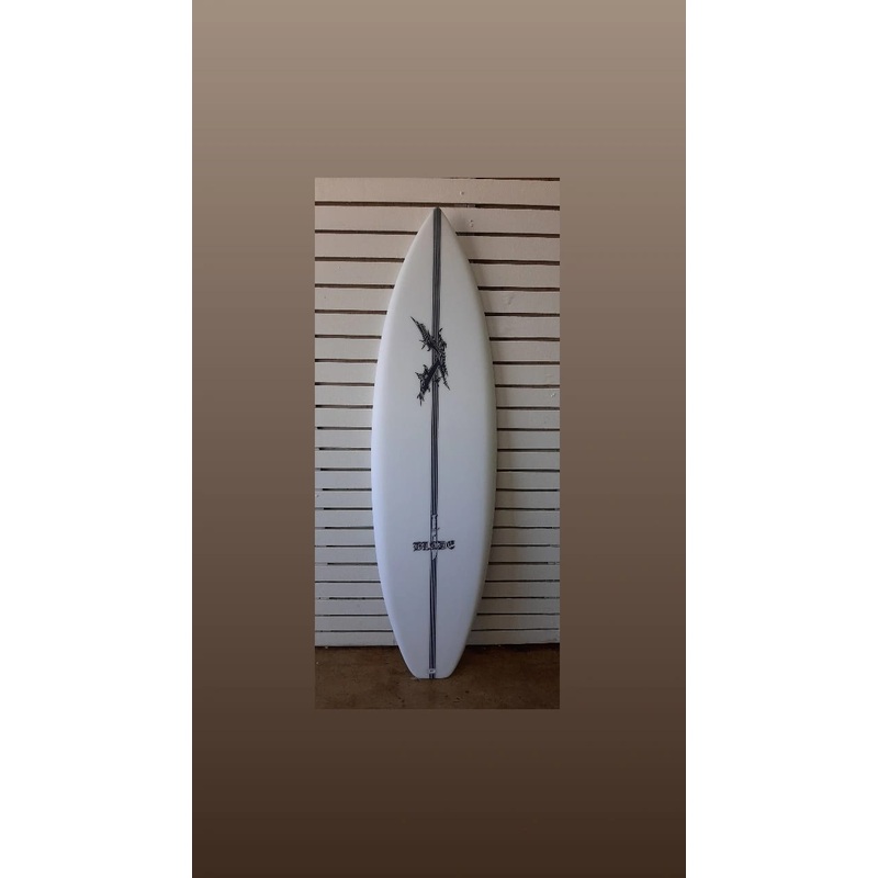 THE BLADE - PU - 5'9 x 18.83 x 2,19 x 27.2lt Surfboard