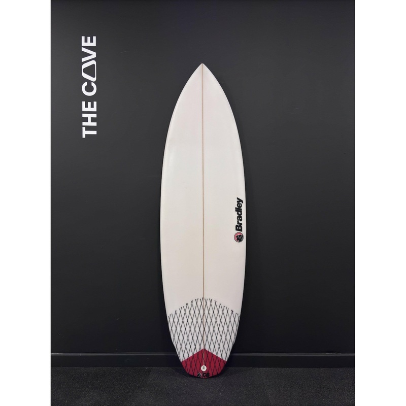 Pie 5'7" x 19 1/8" X  2 1/4" - 26.50L, 5x  Futures Fin Boxes, PU [New] - ID:896816