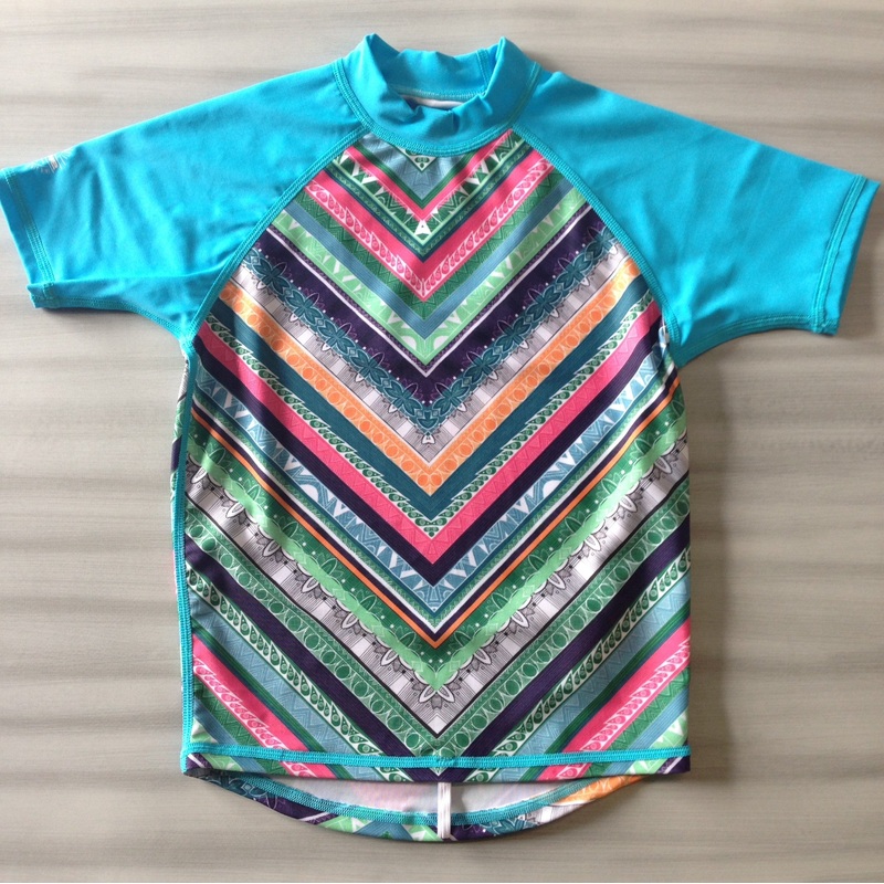 Dakine Youth Rashies: Dakine Girls Classic S/S Native Isle